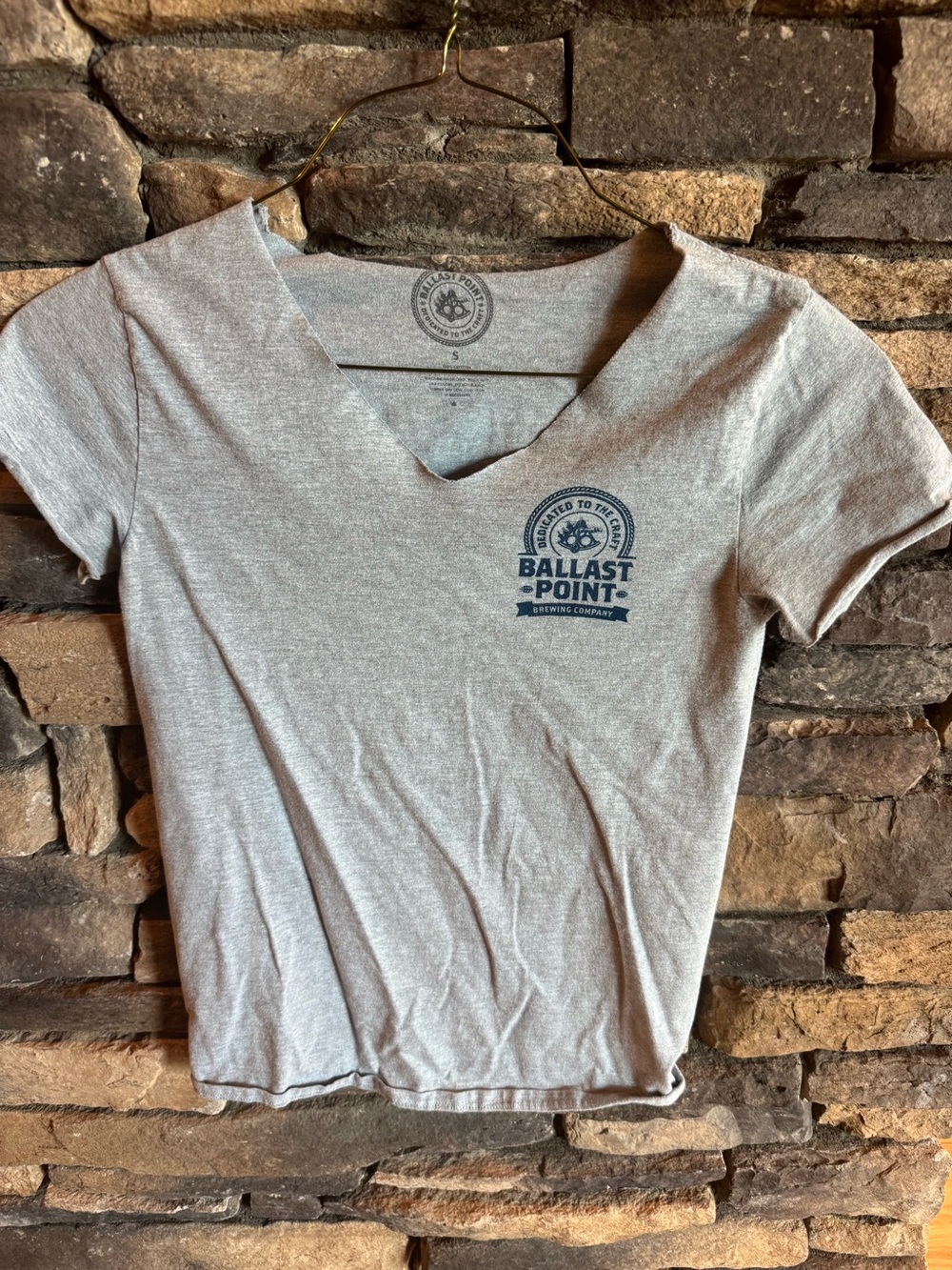 Ballast Point Women's Gray V-Neck Manta Ray Logo Tee